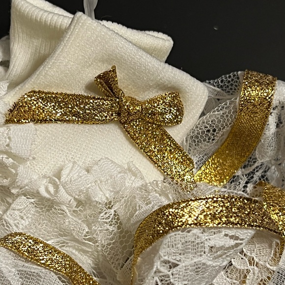 Vintage NWT Pair Hip Hop Ruffled Gold Metallic Lace Ribbon Bows Pageant Socks - Picture 11 of 13